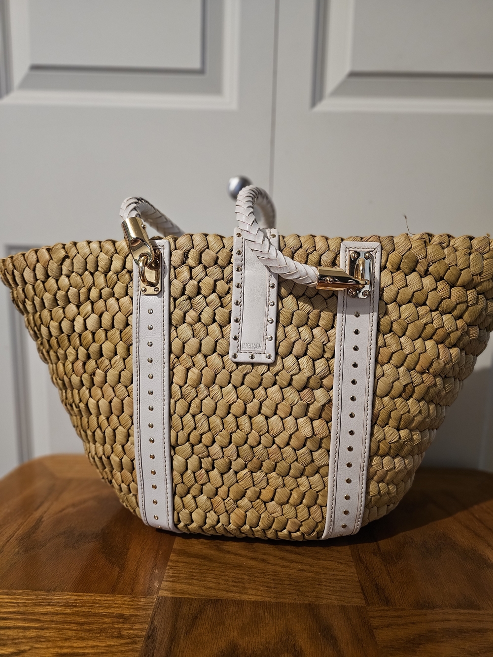 Michael Kors XL Woven Santorini Beach Bag with White Trim - Picture 4 of 13